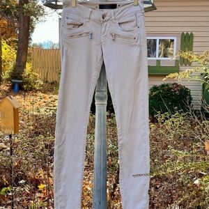 Barbara Bui light gray skinny jeans w / silver zipper pocket accents on front